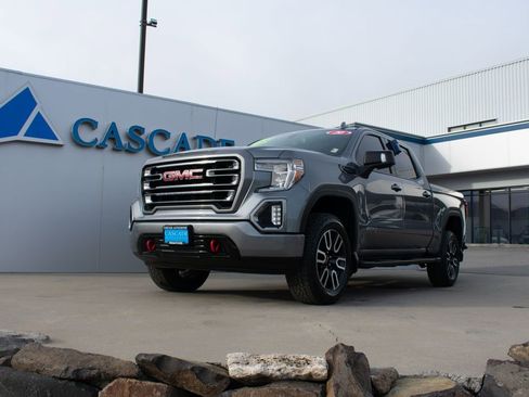 Used 2020 GMC Sierra 1500 AT4 image 2