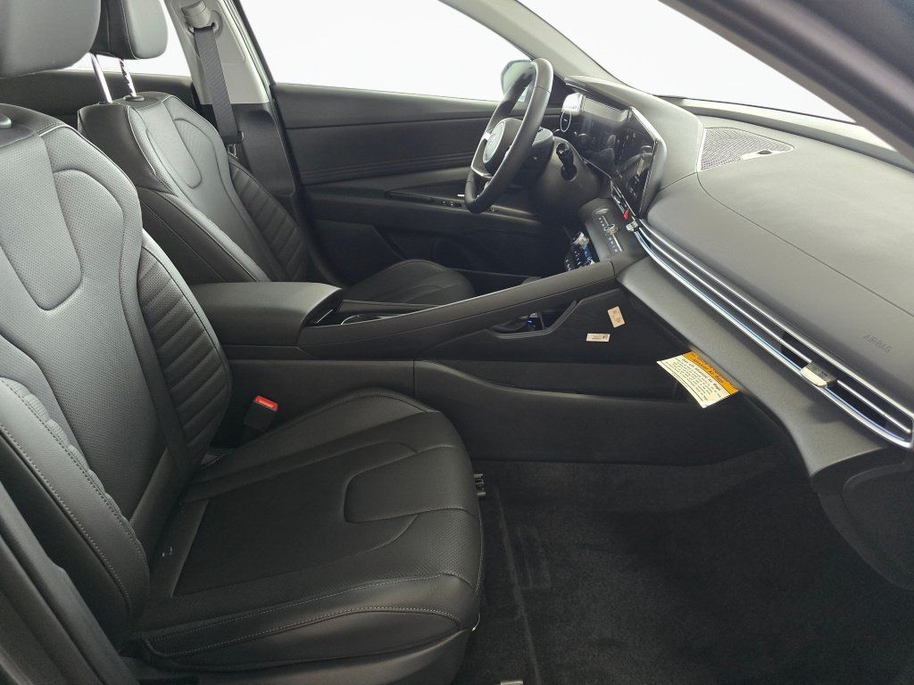 New 2026 Hyundai Elantra Limited FWD image 41