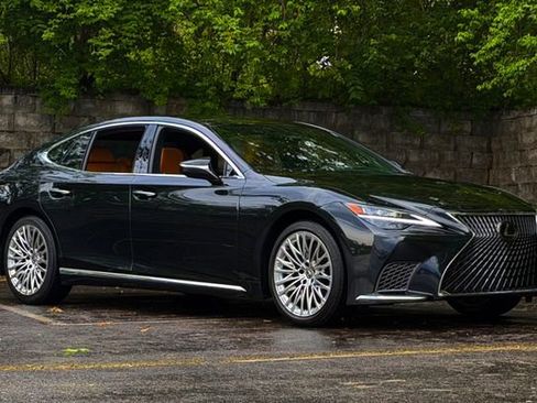 Certified 2024 Lexus LS 500 AWD image 2