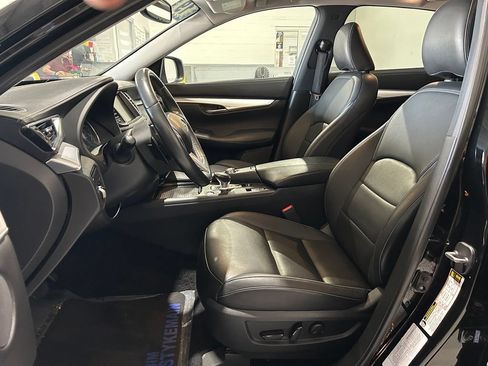 Used 2019 INFINITI QX50 Pure AWD/4WD image 17