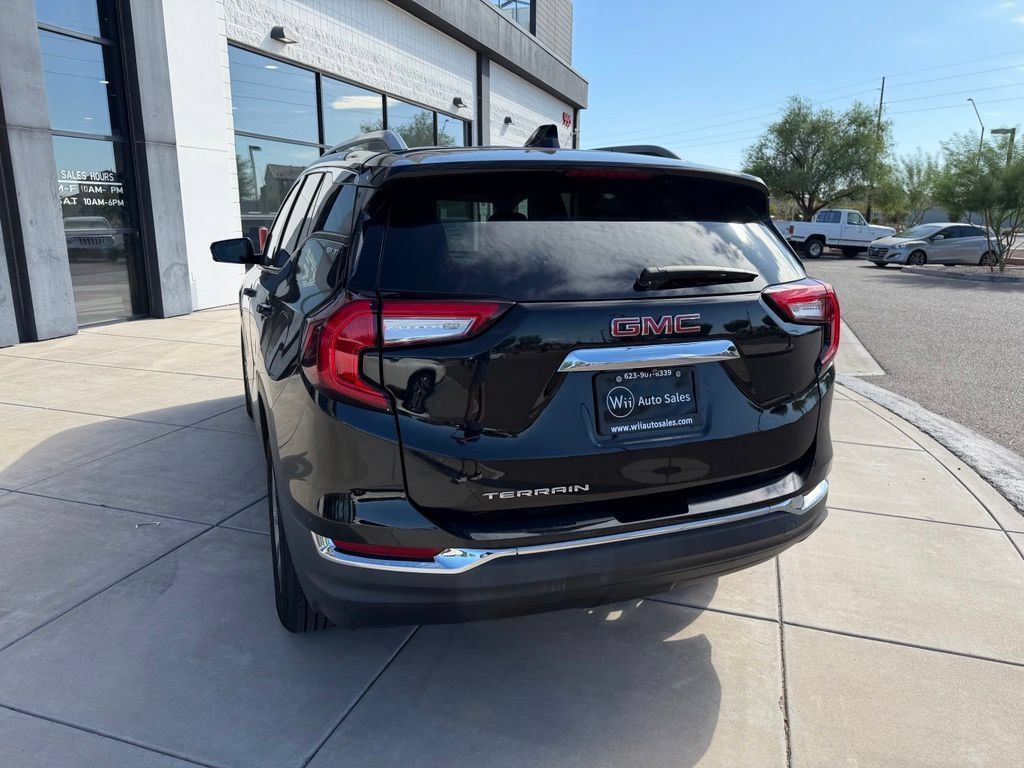 Used 2024 GMC Terrain SLT FWD image 8