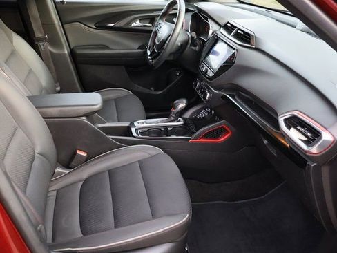 Used 2023 Chevrolet TrailBlazer RS w/ Sun and Liftgate Package image 12