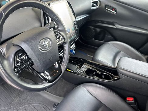 Used 2021 Toyota Prius Prime XLE FWD image 11