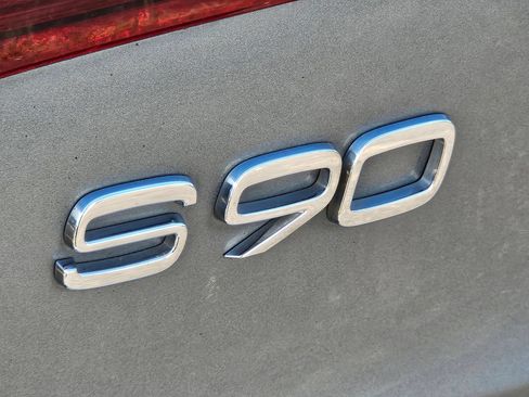 Used 2018 Volvo S90 T5 Momentum w/ Convenience Package AWD/4WD image 26