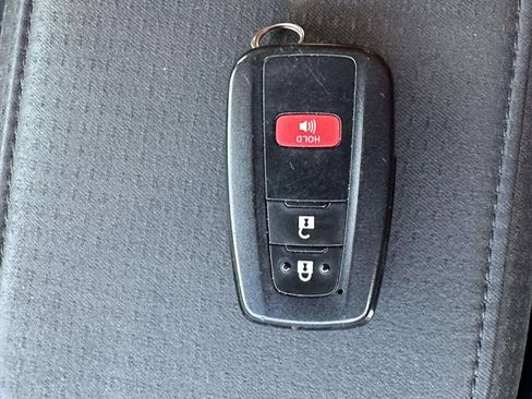 Used 2018 Toyota Prius Three FWD image 36