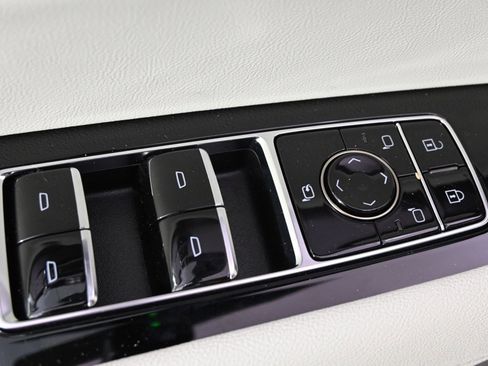 New 2026 Cadillac Vistiq Sport w/ LPO, Floor Liner Package image 22