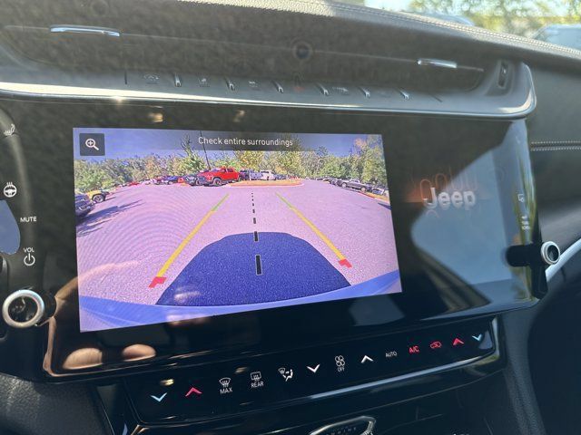 New 2027 Jeep Grand Cherokee Altitude RWD image 30