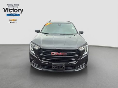Used 2023 GMC Terrain SLT w/ Elevation Edition FWD image 2