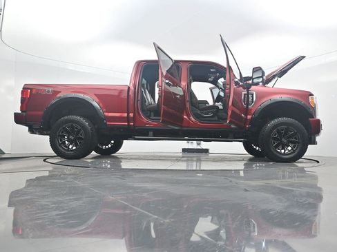 Used 2017 Ford F350 Platinum w/ FX4 Off-Road Package AWD/4WD image 39