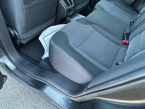 Used 2017 Ford Taurus SEL AWD/4WD image 9