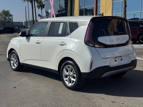 Certified 2025 Kia Soul LX w/ LX Technology Package image 4