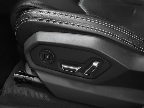 Used 2022 Lamborghini Urus image 42