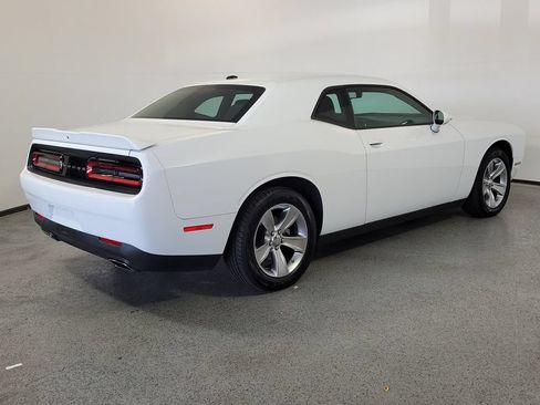 Used 2022 Dodge Challenger SXT RWD image 6