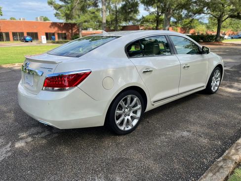 Used 2010 Buick LaCrosse CXS w/ Touring Package FWD image 5