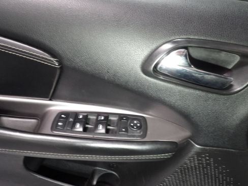 Used 2018 Dodge Journey SE w/ Blacktop Package FWD image 9