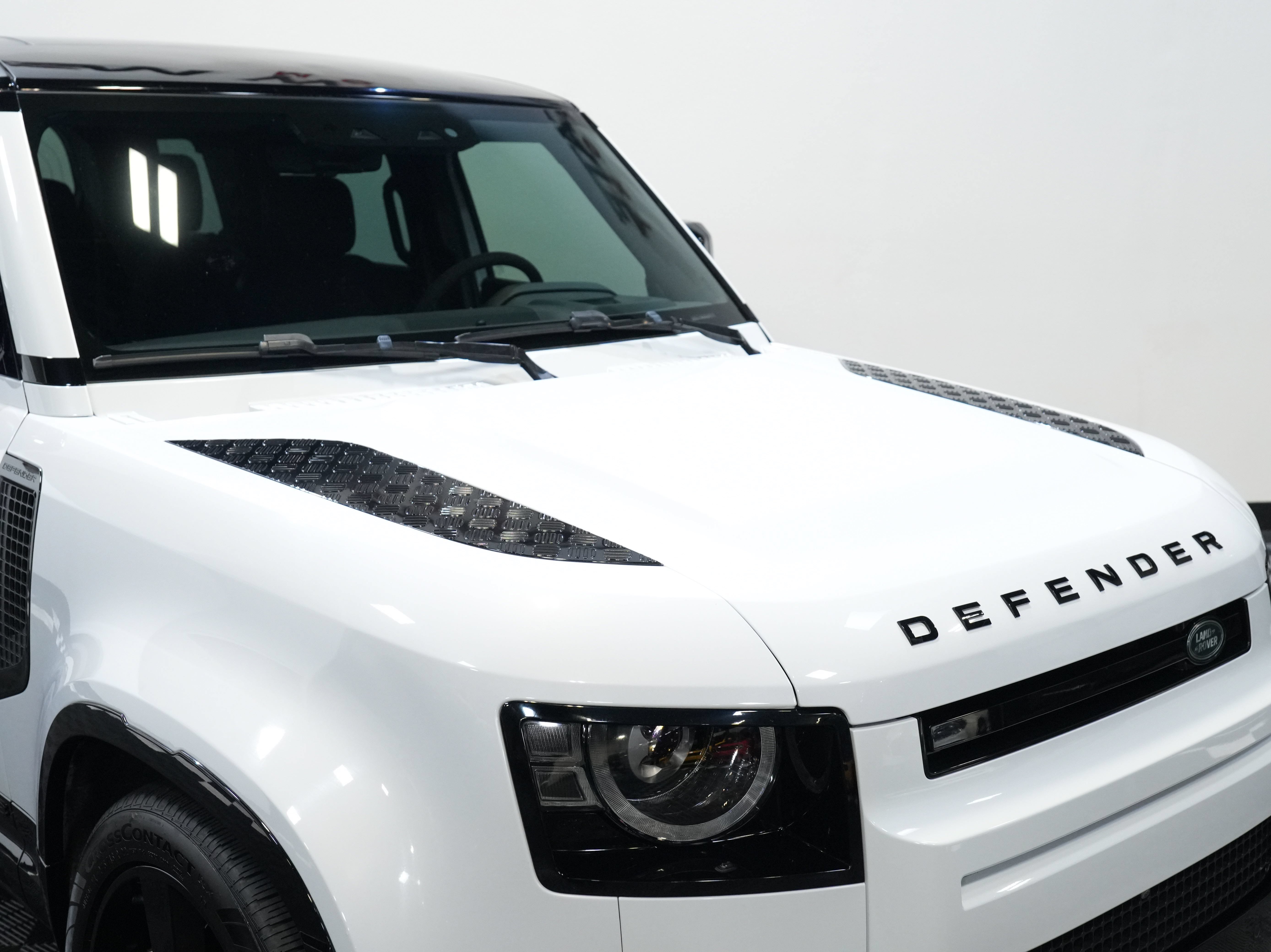 Used 2022 Land Rover Defender 110 V8 AWD/4WD image 12