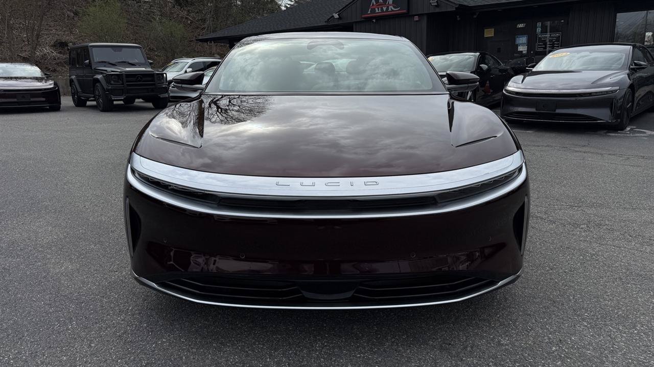 Used 2024 Lucid Air Touring AWD/4WD image 11