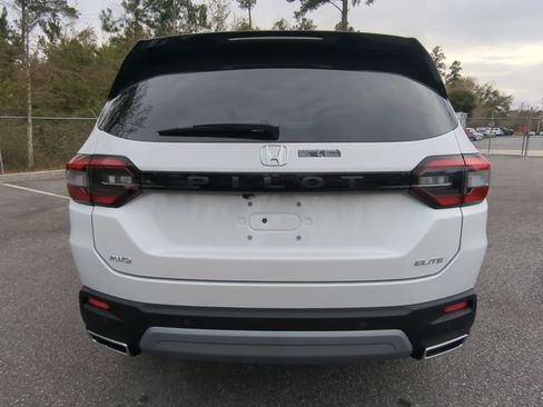 Used 2024 Honda Pilot Elite image 5