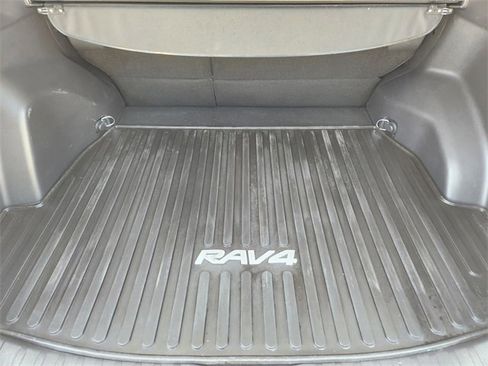 Used 2023 Toyota RAV4 XLE image 31