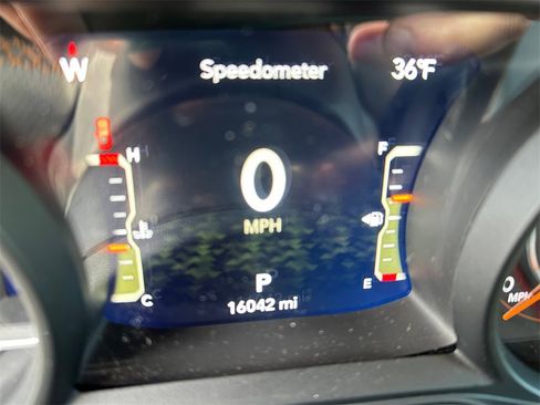 Used 2024 Jeep Gladiator Mojave w/ Convenience Group image 18