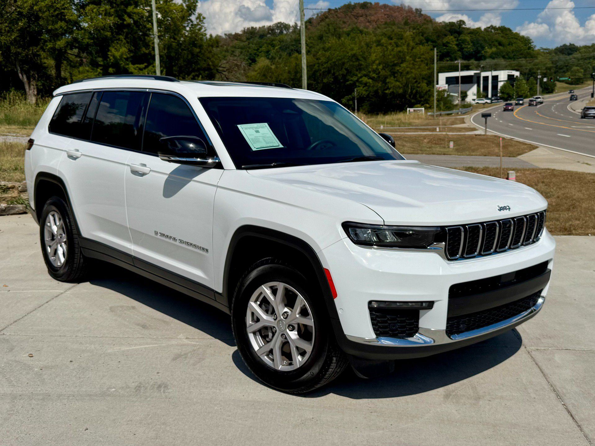 Used 2022 Jeep Grand Cherokee L Limited w/ Luxury Tech Group II AWD/4WD image 1