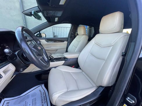 Used 2017 Cadillac XT5 FWD image 9