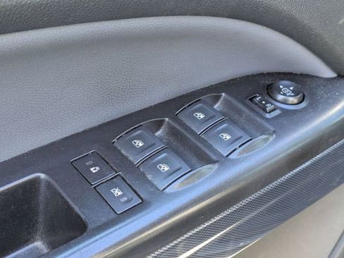 Used 2021 Chevrolet Colorado Z71 w/ Safety Package AWD/4WD image 11