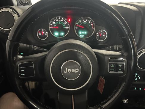 Used 2011 Jeep Wrangler Unlimited Rubicon w/ Trailer Tow Group AWD/4WD image 11
