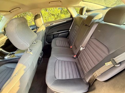 Used 2019 Ford Fusion SE image 45