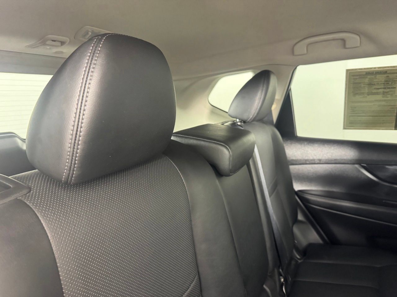 Used 2017 Nissan Rogue SL FWD image 28