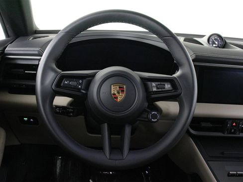 Used 2025 Porsche Macan 4 Electric image 12