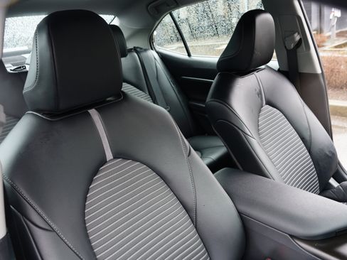 Used 2023 Toyota Camry SE image 20