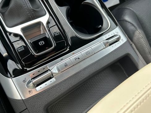 Used 2024 Kia Carnival SX Prestige FWD image 37