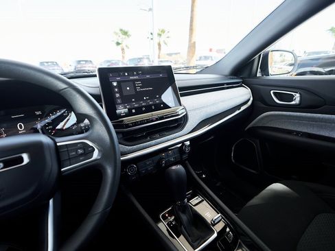 Used 2023 Jeep Compass Sport image 41