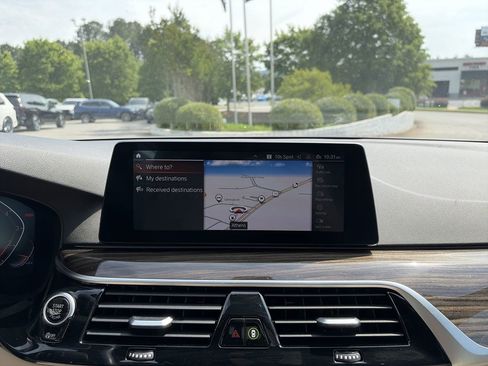 Used 2020 BMW 530i w/ Convenience Package RWD image 25