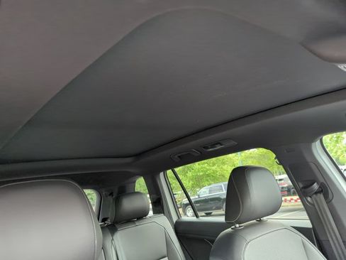 Used 2023 Volkswagen Tiguan SE R-Line FWD image 25