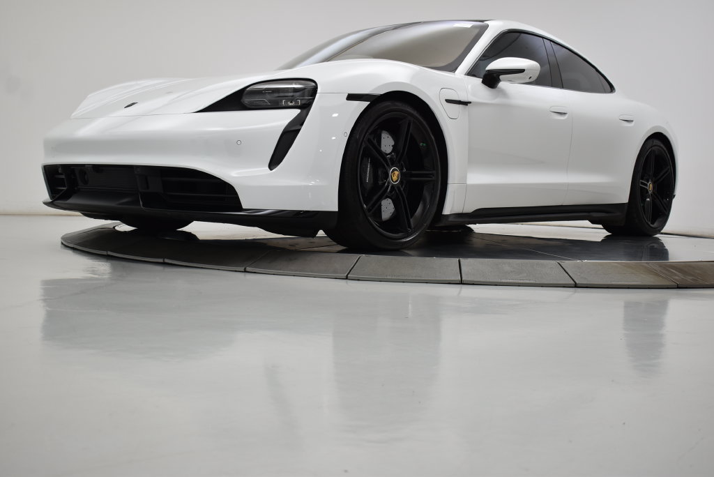Used 2022 Porsche Taycan Turbo S AWD/4WD image 23
