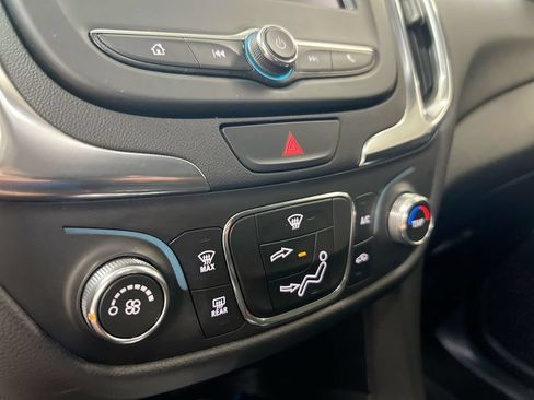 Used 2021 Chevrolet Equinox LT FWD image 15