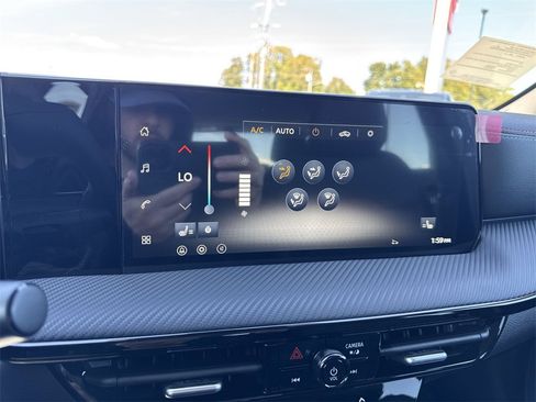 New 2026 Nissan Kicks SR w/ SR Premium Package image 19