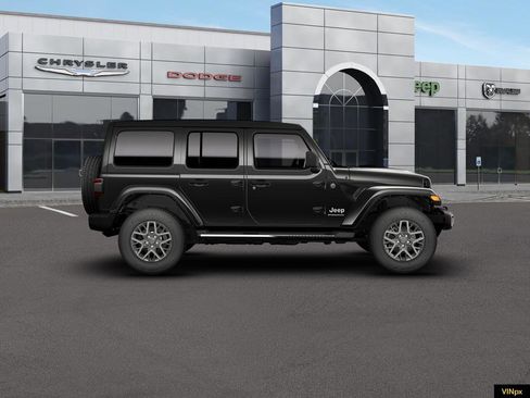 New 2026 Jeep Wrangler Sahara AWD/4WD image 30