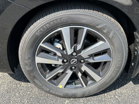 Used 2025 Nissan Versa S w/ S Plus Package image 14