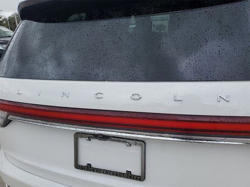 Certified 2023 Lincoln Aviator 2WD w/ Premium Package image 5