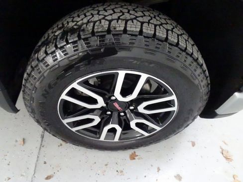 Certified 2024 GMC Sierra 1500 AT4 w/ AT4 Preferred Package image 32