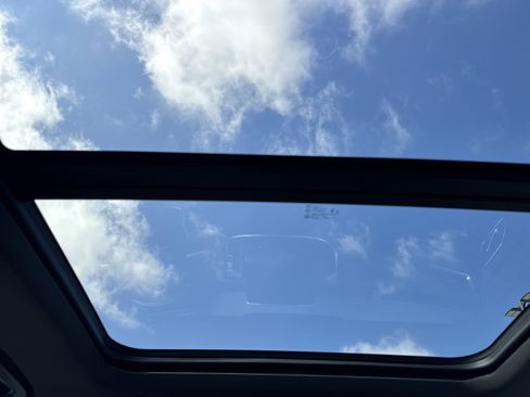 Used 2023 Chevrolet Tahoe Z71 w/ Luxury Package image 27