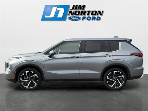 Used 2024 Mitsubishi Outlander SE image 6