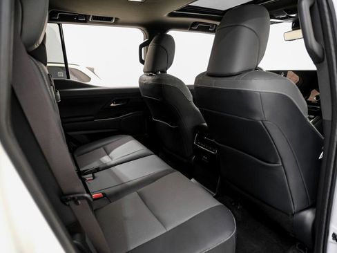 Used 2024 Lexus GX 550 w/ Accessory Package (2T) image 36