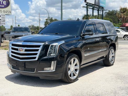 Used 2017 Cadillac Escalade Premium Luxury AWD/4WD image 1