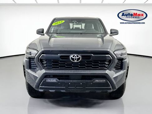 Used 2024 Toyota Tacoma TRD Off-Road w/ TRD Off Road Upgrade Package AWD/4WD image 6