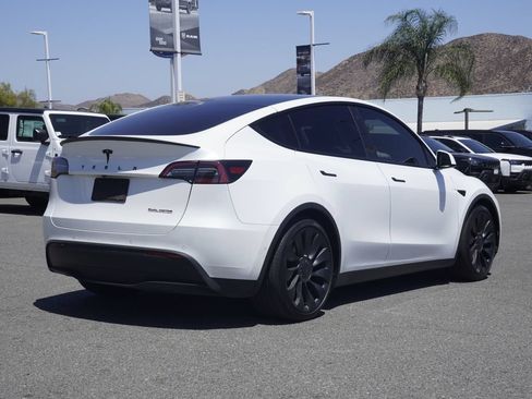 Used 2022 Tesla Model Y Performance AWD/4WD image 3