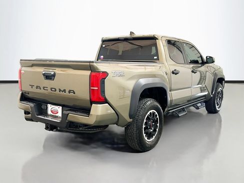 Used 2025 Toyota Tacoma TRD Off-Road AWD/4WD image 4